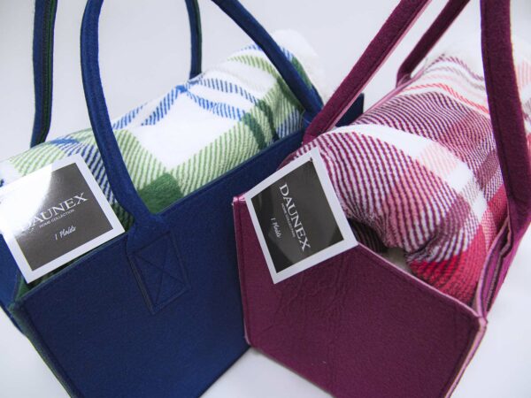 Plaid chester / felt bag