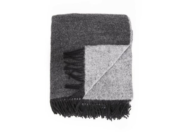 Plaid raffaello in morbido mohair con frange